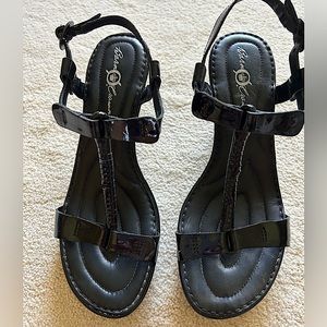 Born Crown black patent sandal in size 7
